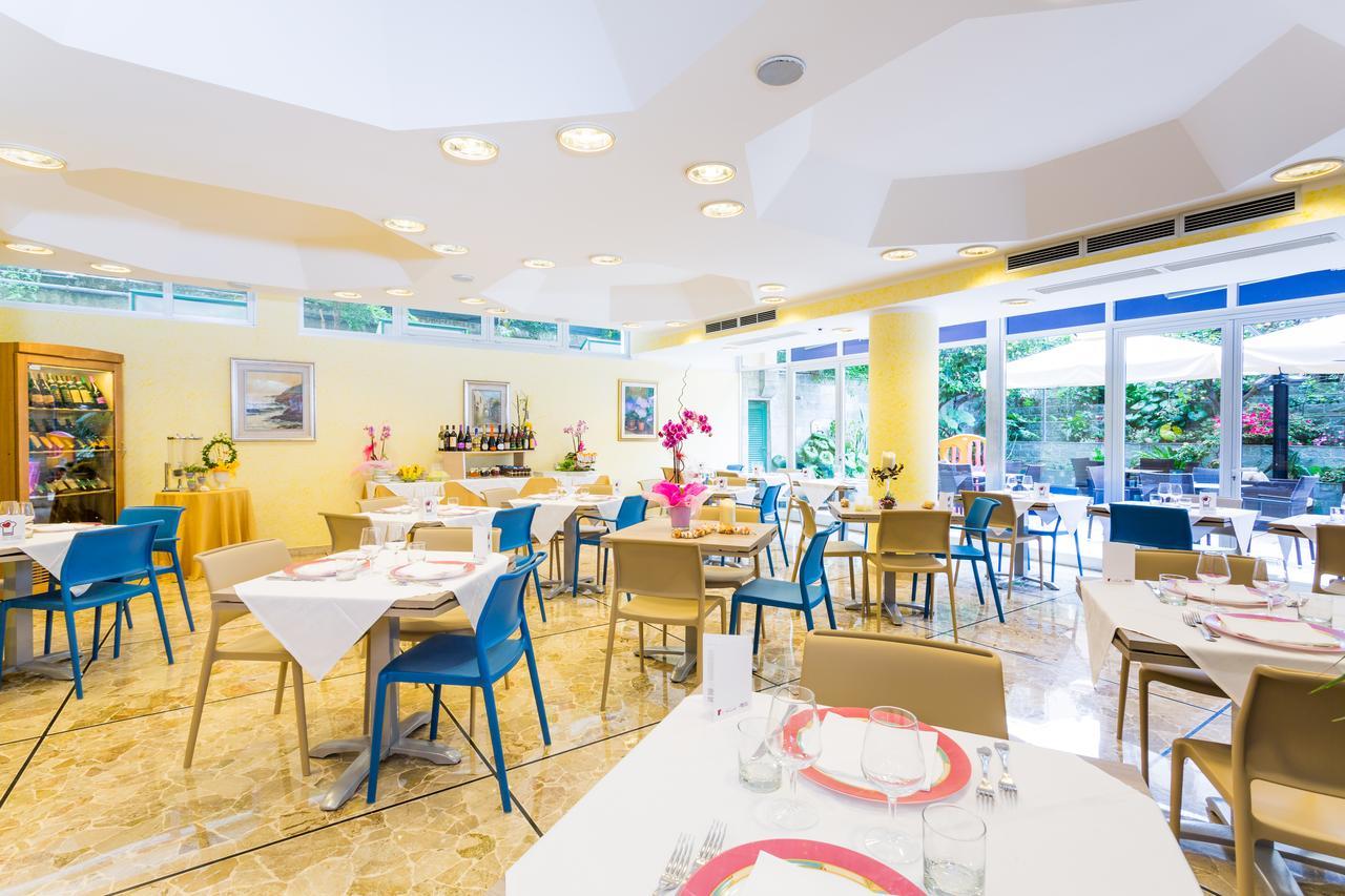 Hotel Villa Delibera ヴァラッツェ エクステリア 写真
