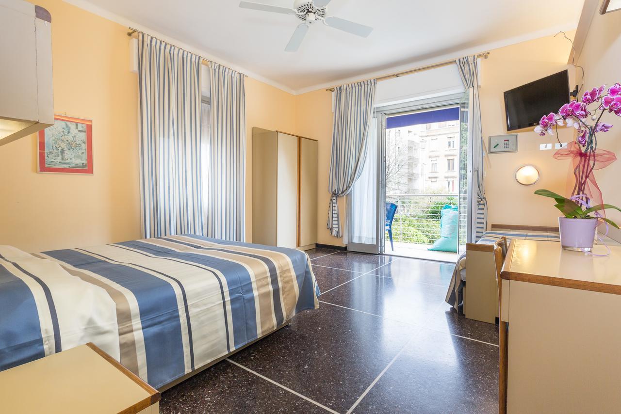 Hotel Villa Delibera ヴァラッツェ エクステリア 写真