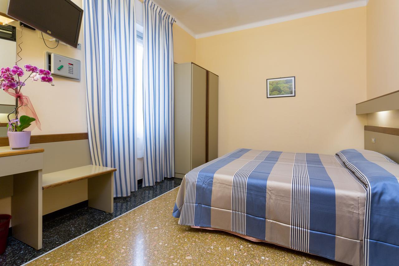 Hotel Villa Delibera ヴァラッツェ エクステリア 写真