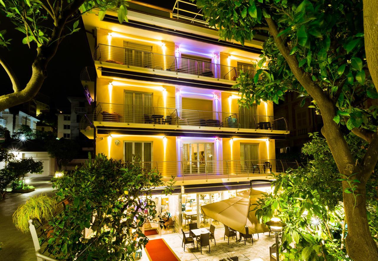 Hotel Villa Delibera ヴァラッツェ エクステリア 写真