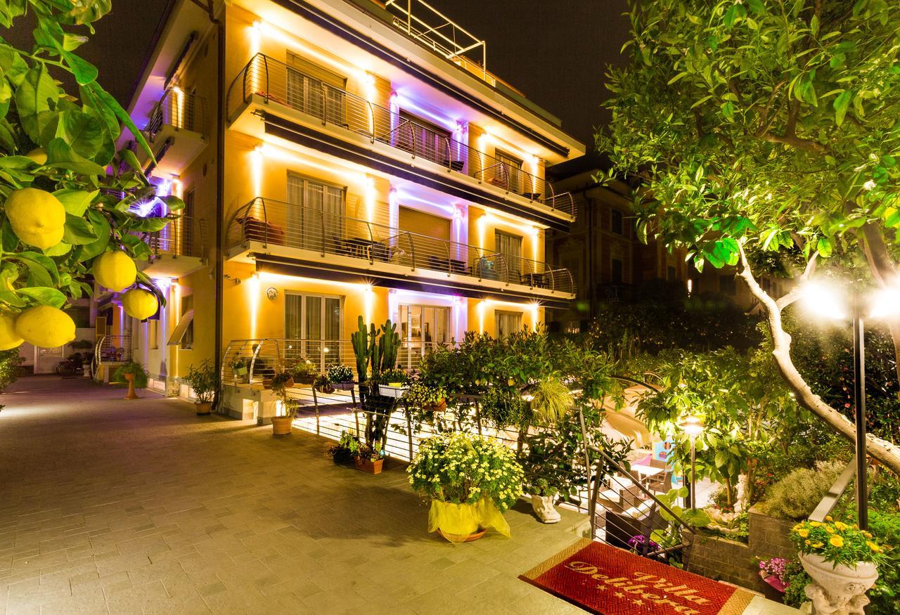Hotel Villa Delibera ヴァラッツェ エクステリア 写真