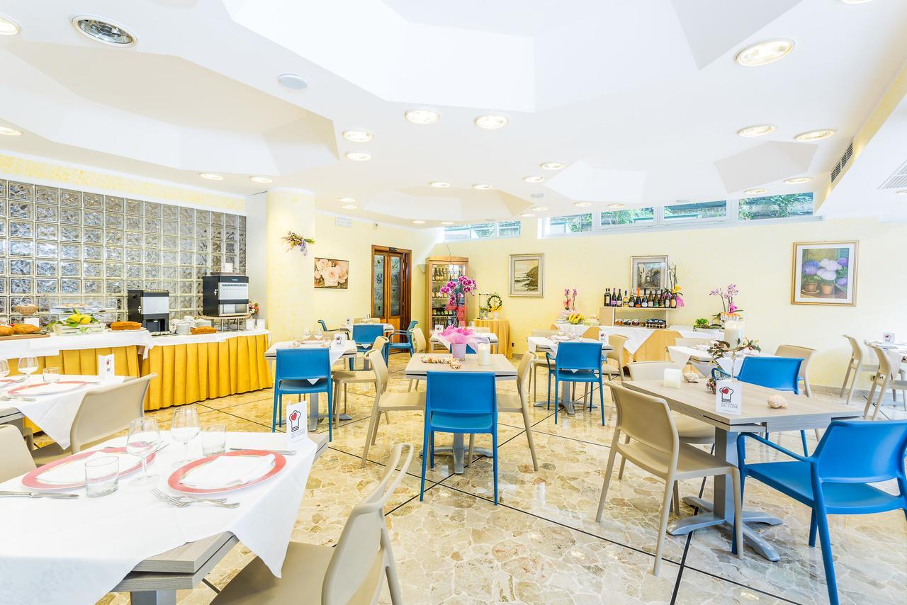 Hotel Villa Delibera ヴァラッツェ エクステリア 写真