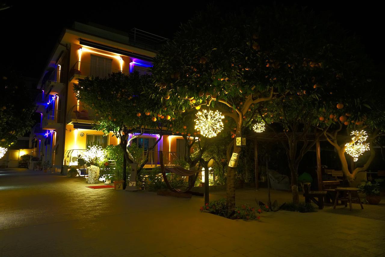 Hotel Villa Delibera ヴァラッツェ エクステリア 写真