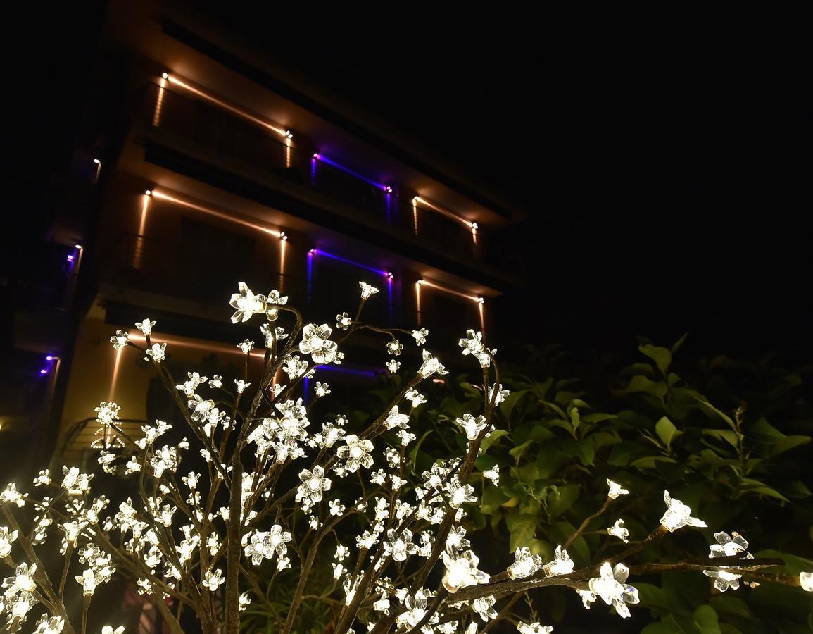 Hotel Villa Delibera ヴァラッツェ エクステリア 写真